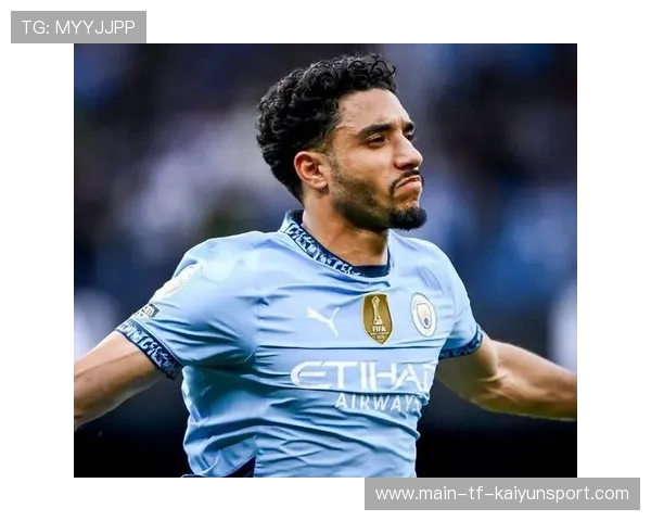 曼城门将传球训练：门将发起快攻成为周末战术核心