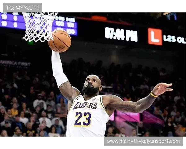 雷霆詹姆斯赛前战术动向引媒体关注：揭秘新赛季的关键战略布局