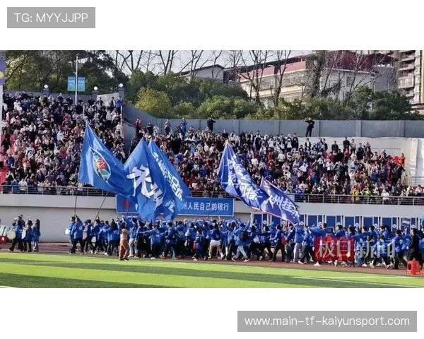 夺冠奖杯巡展启动 拉近与球迷距离，夺冠 比赛