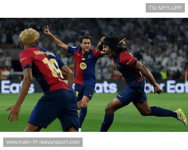 孔德正常参加巴萨合练,拉菲尼亚因右内收肌不适缺席 孔德正常参加巴萨合练,拉菲尼亚因右内收肌不适缺席