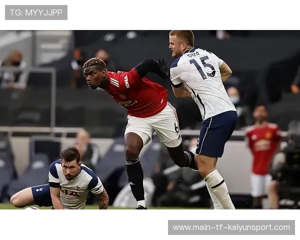 曼联备战热刺,年轻小将展现出色表现 曼联备战热刺,年轻小将展现出色表现